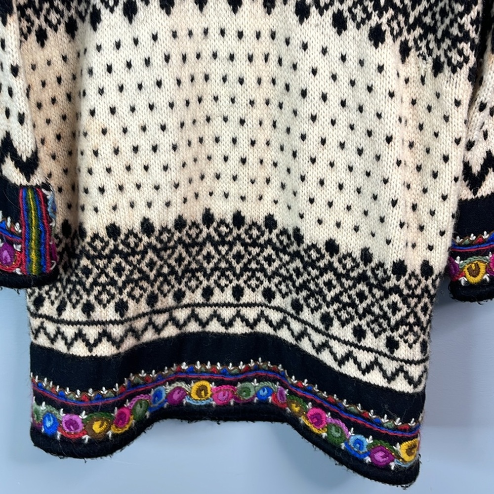 Hand Crafted Cream and Black Embroidered V-Neck Sweater - Picture 4 of 12